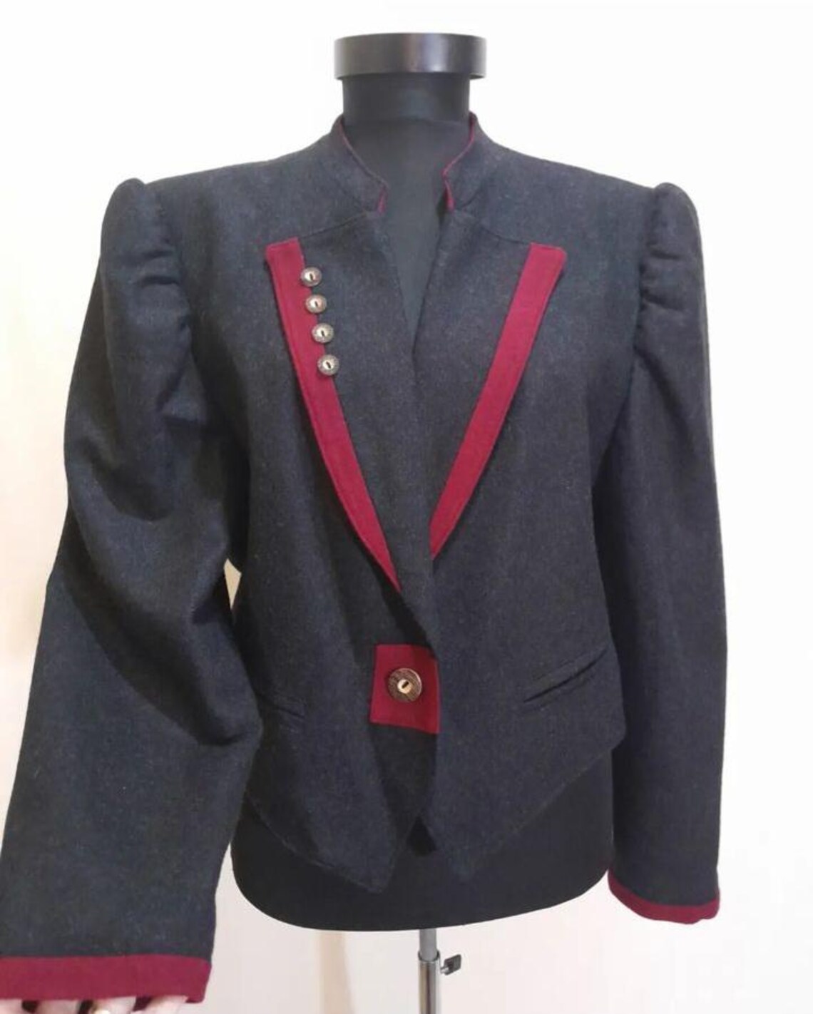 80s Vintage Tyrolean Wool  Jacket, Charcoal Puff Sleeve Trachten Blazer, Whimsigoth Dark Academia Style, foto 3 di 5