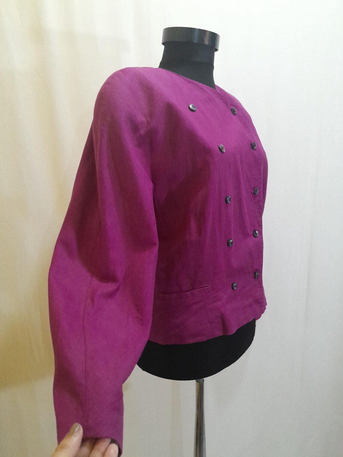 80s Vintage cropped double breasted purple linen blend blazer , women jacket, Foto 3 von 5