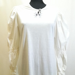 Puff sleeves white vintage top