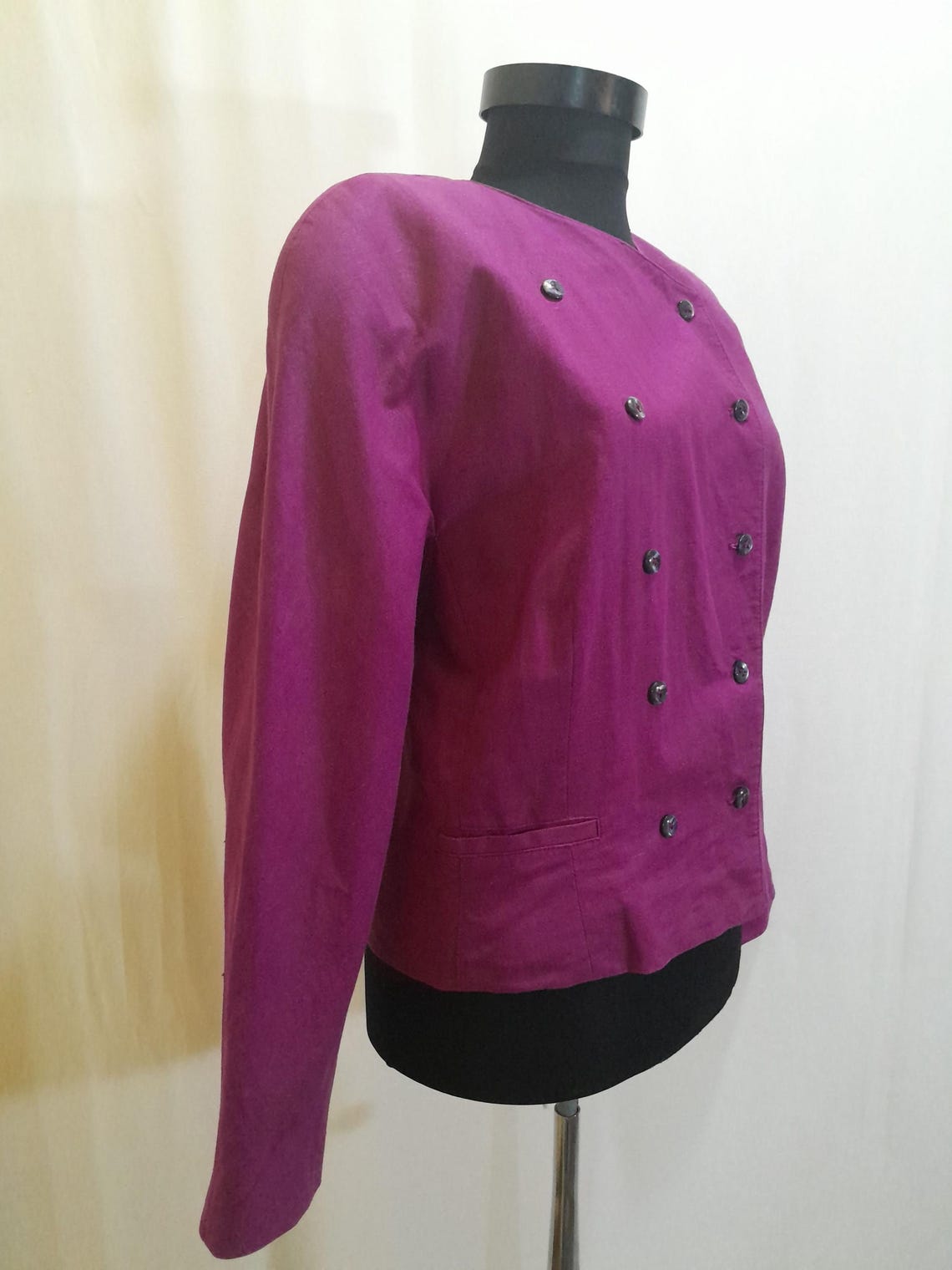 80s Vintage cropped double breasted purple linen blend blazer , women jacket, Foto 2 von 5