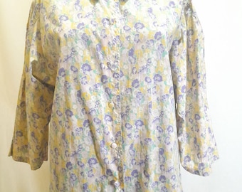 Vintage landelijke blouse met bloemen uit de jaren 80, boerenoverhemd met knopen.