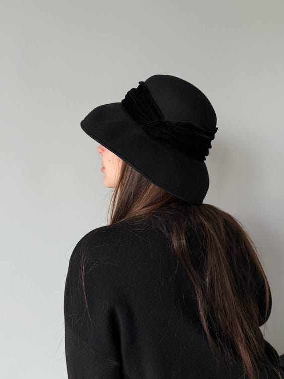 Vintage Max Mara Hat Vintage Black Bucket Hat Max Mara Max Mara // Black Reversible Teddy Cloche Hat – VSP Consignment main image 3