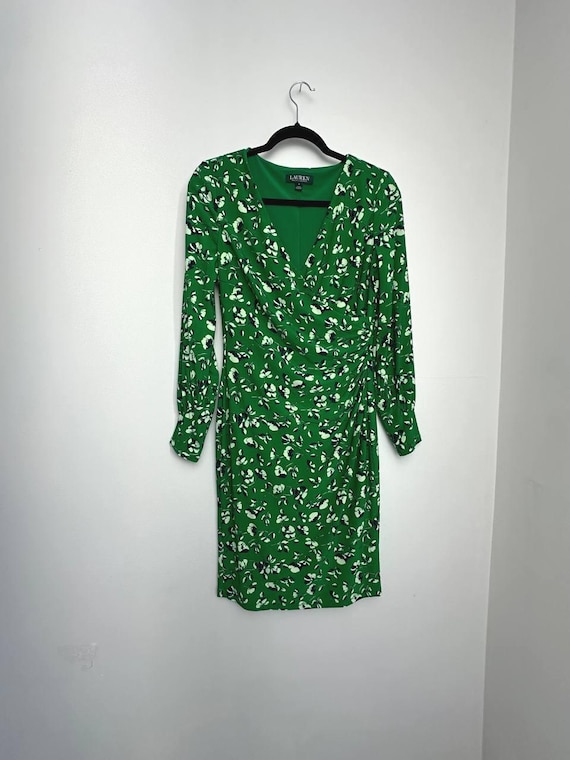 Lauren Ralph Lauren Green Floral Dress, Ruched V-Neck, Size US 6 Lauren Ralph Lauren Green Floral Dress, Ruched V-Neck, Size US 6
