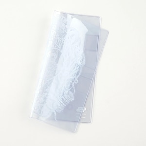 Puede incluir: Estuche transparente para agujas de tejer con un dise&ntilde;o de encaje blanco y la palabra "Yarn" impresa. El estuche est&aacute; parcialmente abierto, revelando el interior. Dise&ntilde;ado para guardar agujas de tejer y otros suministros de manualidades.