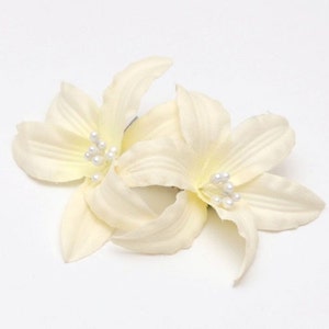 Cream, Ivory Lilies hair comb, any occasion, wedding, bridesmaid, hairpiece image 3