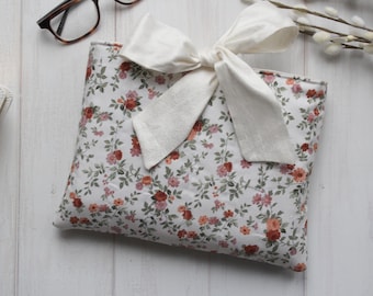 Quilted Bible Cover, Bow Bible Sleeve Cover, Brown Floral Quilted Bible Sleeve, Gift for Women, Christian gift for Women, Fabric Bible Cover