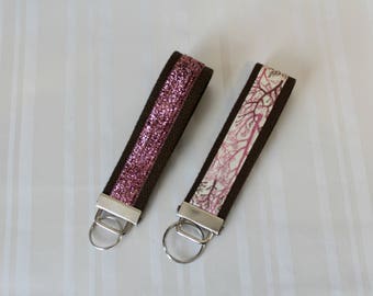 Llavero rosa / marrón Floral llavero fobo / profesor llaveros / enfermera llavero / llave Wristlet / regalos para menores de 15 / regalos de novia / regalos de vacaciones