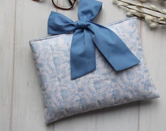Housse de bible matelassée, Housse de bible avec noeud, Housse de bible matelassée à fleurs bleues, Cadeau pour femme, Cadeau chrétien pour femme, Housse de bible en tissu