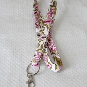 Purple White Lanyard / Floral Lanyard / Key Lanyard / ID Badge Holder / Flowers Keychain Lanyard  / Teacher Lanyard / Pretty Lanyard