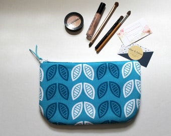 Zipper Pouch, Blue Zipper Pouch, Makeup Bag, Blue Floral Zipper Pouch, Makeup Purse, Zipper Bag, Casual Purse, Cosmetic Pouch, Gifts for 15