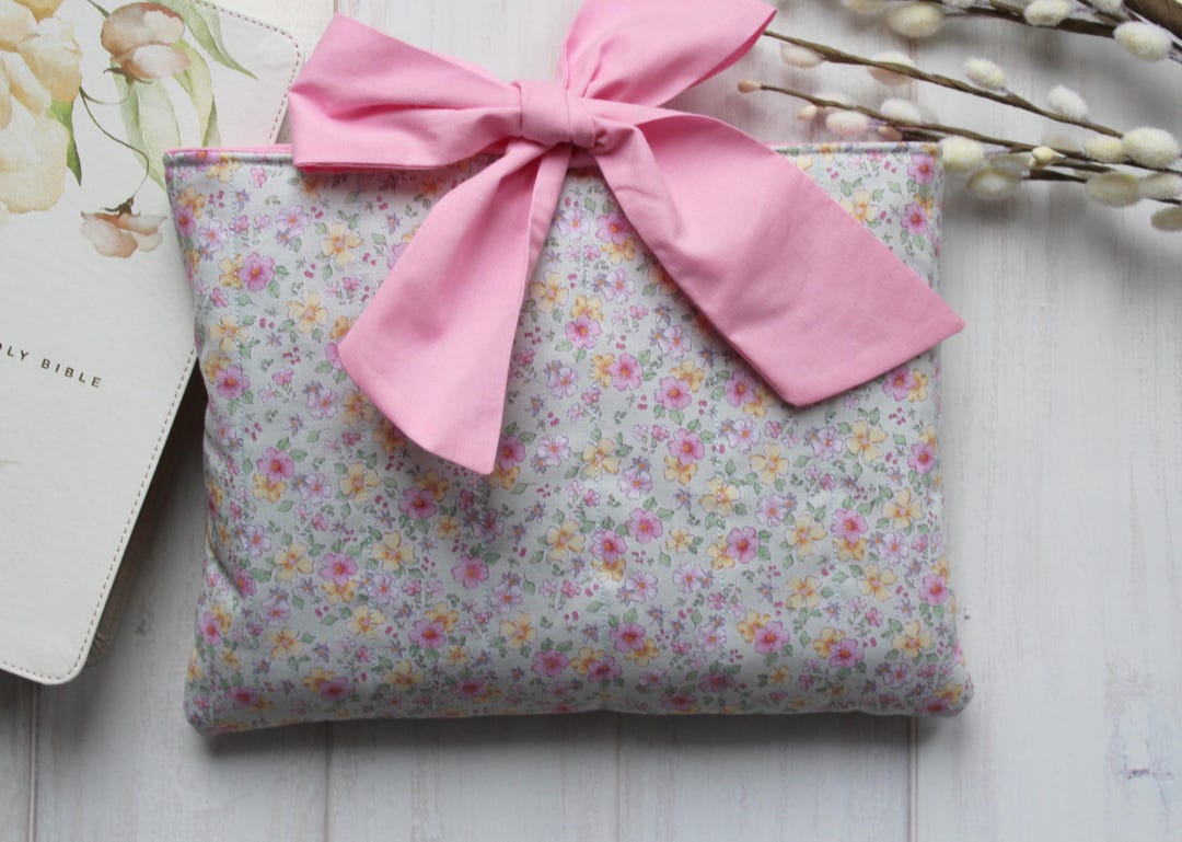 Quilted Bible Cover -  White with Pink Bows
