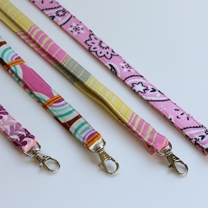 Pink Lanyard - Floral Lanyard- Bandana Lanyard - Keychain Lanyard - ID Lanyard - Cute Boho Lanyard -Girly Lanyard - Teacher Fabric Lanyard