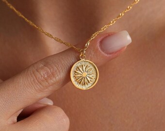 Delicado collar de girasol con moneda, collar de girasol dorado, joyería de verano, collar con colgante, regalo de Navidad, regalo para ella, collar para uso diario.