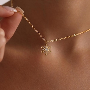 Gold Minimalist Snowflake Pave Necklace, Tiny Snowflake Charm Pendant, Winter Jewelry, Christmas Necklace, Gift for her, Christmas Gift