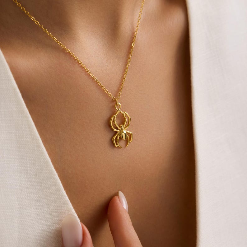 Gold Plated Spider Pendant Necklace, Gothic Necklace, Insect Necklace, Halloween Jewelry, Gift Goth Girl, Halloween Necklace, Christmas Gift