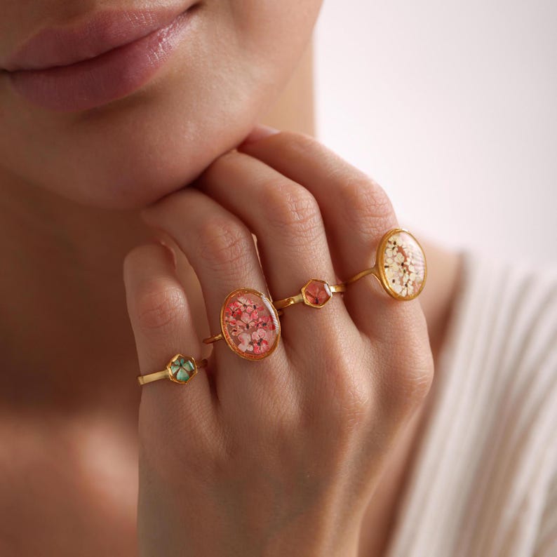 Personalized Birth Flower Ring, Real Birthflower Ring, Pressed Dried Birthflower Ring, Gift for her, Mom Gift, Women Rings, Christmas Gift
