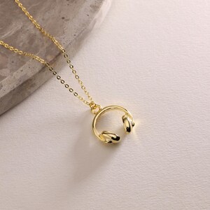 Gold Plated Dainty Headphone Pendant Necklace, Music Lover Necklace, Tiny Earphone Necklace, Everday Necklace, Gift for her, Christmas Gift