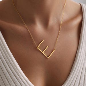Colar inicial grande personalizado, colar com letras grandes, colar inicial lateral, presente personalizado, presente para ela, presente de Natal, presente para a mãe