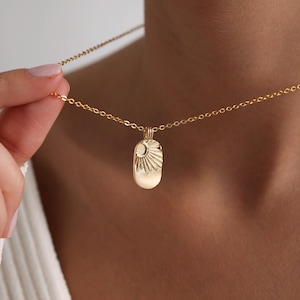 Gold Sun Medallion Necklace, Dainty Sunburst Necklace, Summer Jewelry, Celestial Necklace, Christmas Gift for her, Everyday Necklace