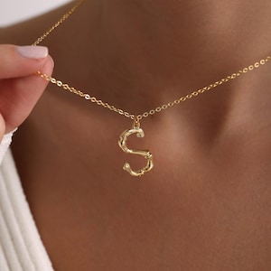 Collar con inicial de bambú dorado personalizado, delicado collar con letras, collar con el alfabeto, regalo para ella, regalo de Navidad, regalo para mamá.