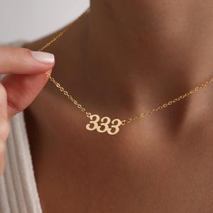 Colar personalizado com número de anjo minúsculo, colar da sorte, colar com número, colar personalizado, presente para ela, presente de Natal, presente para a mãe