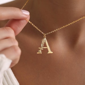 Collar con colgante inicial de flor de rosa personalizado, collar con letras bañado en oro, regalo personalizado, regalo para ella, regalo de Navidad, regalo para mamá
