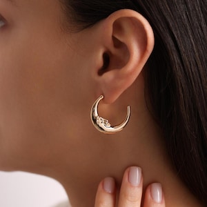 18K Gold Plated Moon Face Hoop Earrings, Gold Moon Hoop Earrings, Crescent Hoop, Simple Everyday Earrings, Gift for her, Women Earrings