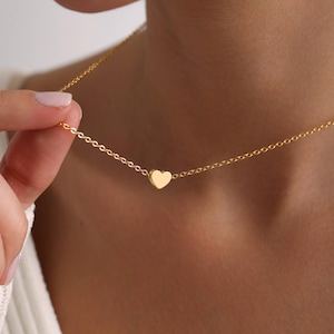 Vergoldete kleine minimalistische Herz Halskette, kleine Herz Halskette, Herz Liebe Halskette, Valentinstag Geschenk, Geschenk für Mama, Geschenk für sie, Geschenk