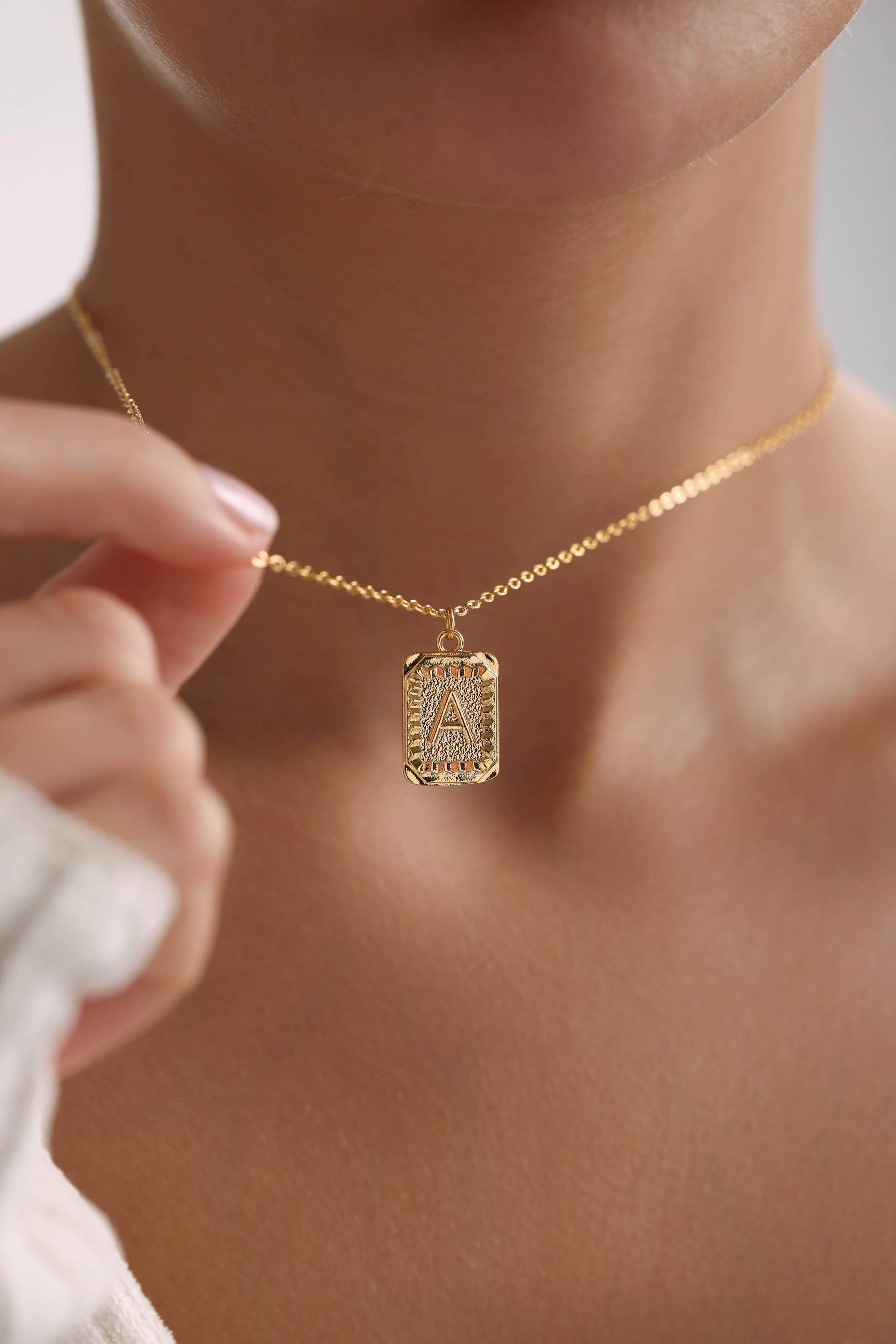 Gold b necklace - Etsy 日本