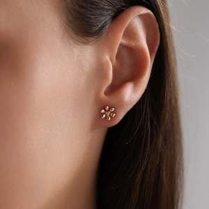 Petite Bow Detail Daisy Stud Earrings