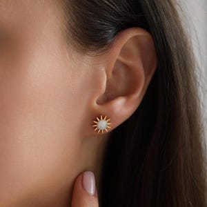 18K Gold Plated Mother of Pearl Enamel Tiny Sun Stud Earrings, Sun Stud, Celestial Earrings, Everyday Earrings, Gift for her, Women Earrings