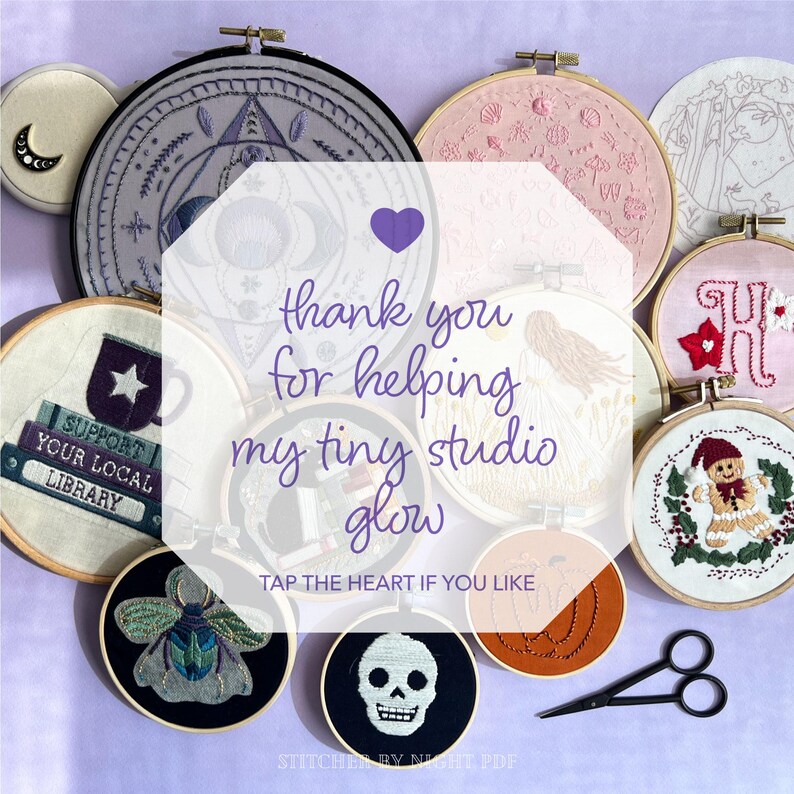 Puede incluir: Una colecci&oacute;n de aros bordados con varios dise&ntilde;os, incluyendo una calavera, una abeja, un hombre de jengibre y un tema de biblioteca. El texto "thank you for helping my tiny studio glow" est&aacute; superpuesto. Tambi&eacute;n hay unas tijeras negras.