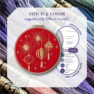 Puede incluir: Un bastidor de bordado rojo con faroles y fuegos artificiales de hilo dorado. El texto "STITCH & COLOR" y "suggestion only" es visible. La imagen incluye una llamada de puntada y una tabla de colores.