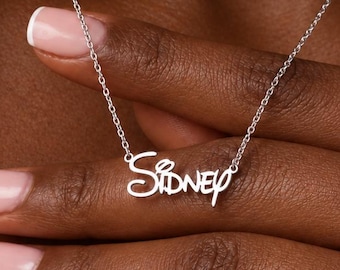 Collar con nombre personalizado con tipografía Disney, joyería con placa de nombre personalizada en oro de 14 quilates para niñas y mujeres.
