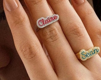 Anillo personalizado 3D de oro de 14 quilates, delicada joyería personalizada, anillo con placa de nombre personalizada, anillo con nombre pavé de diamantes personalizado, anillo con nombre de contorno, anillo con nombre 3D