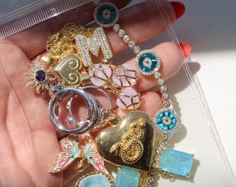 Joyas misteriosas, regalos sorpresa, dijes, collares, pulseras, joyas de oro, dijes en frasco sorpresa, caja sorpresa