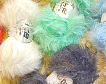 Faux Feather Fur Yarn, Ice yarns, soft plush yarn, Crochet yarn, fluffy yarn, bearded yarn, dolls, toys, amigurumi, knitting, pillow