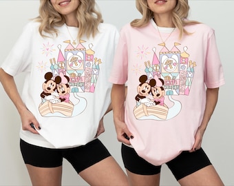 Camiseta "Es un mundo pequeño": Camiseta Mickey y Minnie Fantasyland