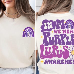 Im Mai tragen wir lila Shirt, Lupus Awareness Pullover, Purple Ribbon Sweatshirt, Lupus Support T-Shirt, Lupus Awareness Month Tee