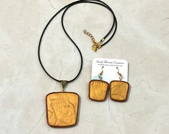 Greece Gingko Leaves Mica Sift Gold Necklace