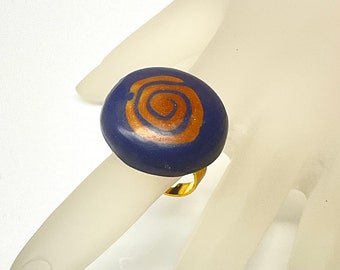 Handmade Round Swirl Blue and Metallic Gold Ring