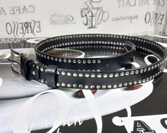 Cintura da motociclista. Cintura in pelle punk rock. Cintura in pelle con occhielli e rivetti unisex. Cintura in pelle grande. Cintura in pelle nera da 1,5". Cintura regalo.