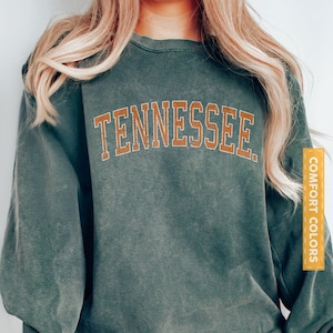 Comfort Colors® Tennessee Sweatshirt, Vintage Tennessee Sweatshirt, Tennessee Travel Gift, Tennessee Game Day, Retro Style Sweatshirt