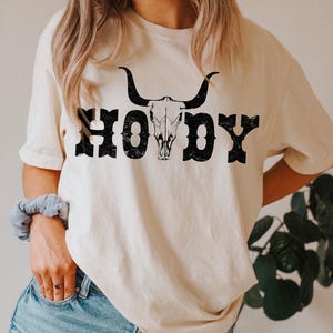 Comfort Colors® Shirt, Howdy Tshirt, Boho Cowboy Shirt, Vintage Bull Skull Shirt, Western Graphic Tee, Cute Western Shirts, Cowgirl Shirt