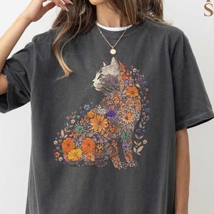 Cat Mom Comfort Colors® Shirt, Floral Cat Shirt, Purr Shirt Cat Mom, Floral Cat Tee, Cat Lover Shirt, Cat Shirt, Oversized Cat Shirt