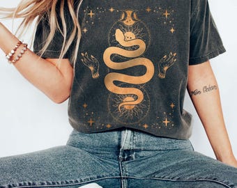 Chemise Comfort Colors®, chemise carte de tarot, chemise lune mystique, chemise céleste, cadeau sorcière des phases de la lune, chemise serpent mystique, chemise spirituelle