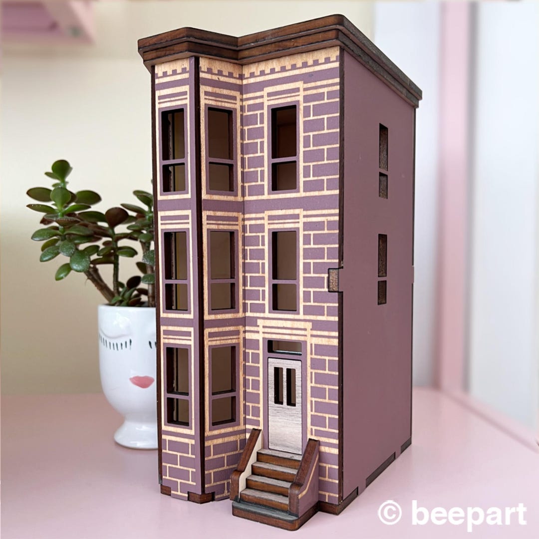 NYC Brownstone Miniature House: New York City Bookshelf Decor