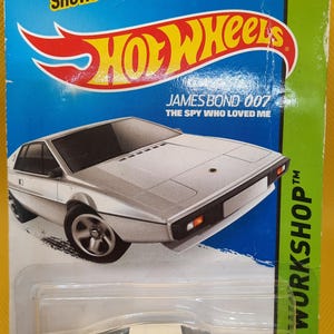 Hot Wheels James Bond Lotus Esprit S1