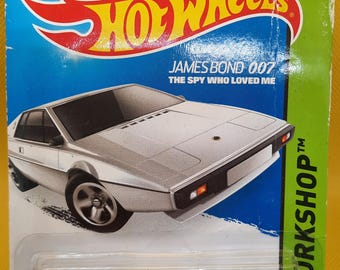 Hot Wheels James Bond Lotus Esprit S1