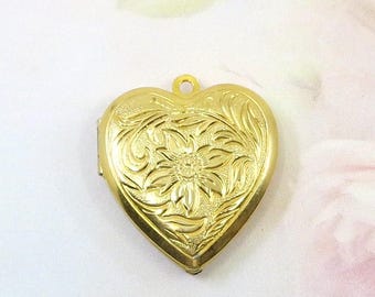 Messing hartmedaillon, hartmedaillon met bloemen, VS gemaakt, verguld, 28 mm, 1 stuk